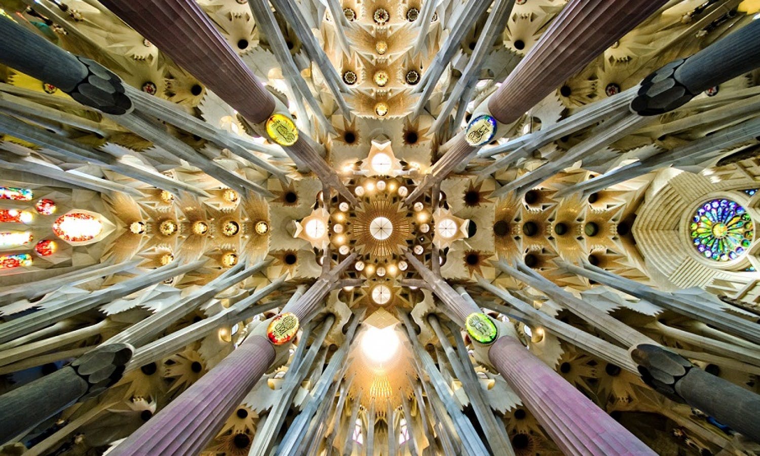 sagrada-familia-skip-the-line-tickets-and-guided-visit_header-18860